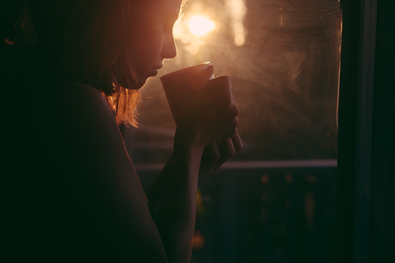 girl, nature, drinking-865304.jpg